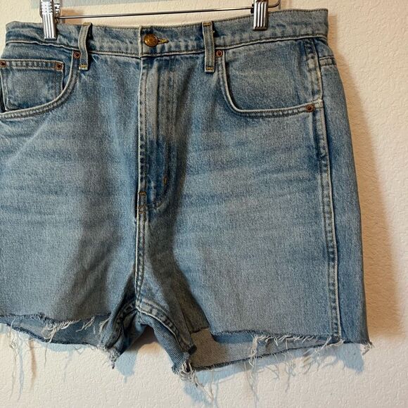 B Sides Blue Jeans Medium Wash Denim Cut-Off High Rise Shorts Women's Size 31 - Picture 2 of 5